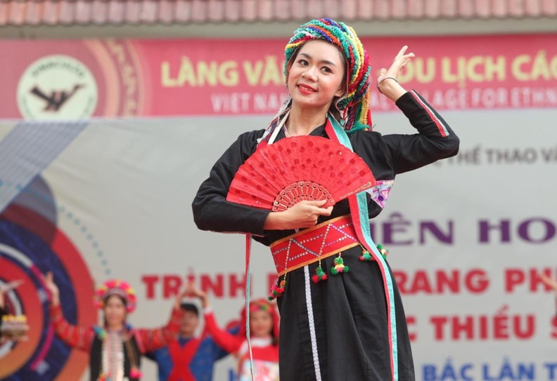 Unique costumes of ethnic minority groups in Vietnam ảnh 7