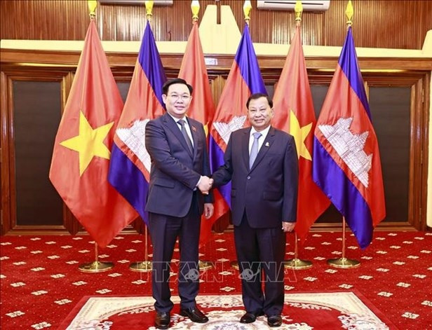 Vietnam and Cambodia ink MoU on cooperation between two legislatures