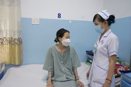 Mang khối u khủng như sắp sinh con, du học sinh trở về Việt Nam cấp cứu