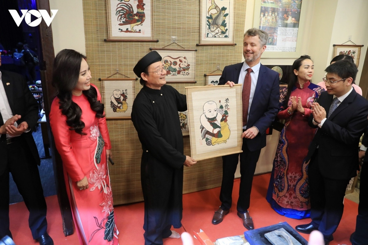 danish crown prince eager to discover hanoi culture picture 6