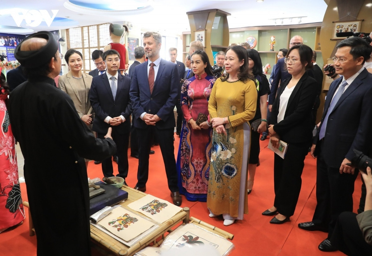 danish crown prince eager to discover hanoi culture picture 5