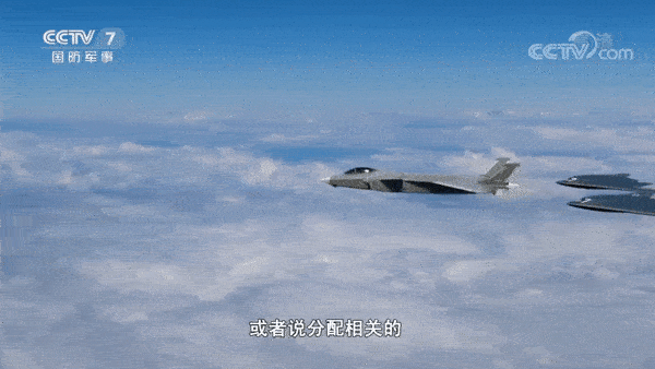 Trung Quốc phát triển biến thể 2 chỗ của tiêm kích J-20