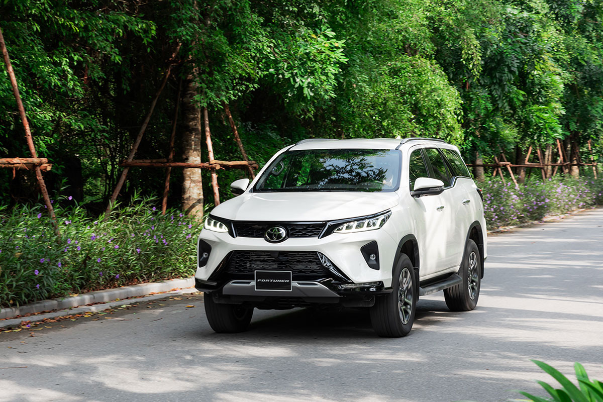 Toyota Fortuner 2022 nâng trang bị, giá tăng thêm 42 triệu đồng