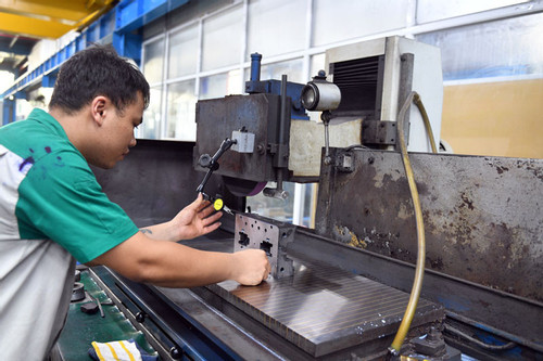 Enterprises still lack orders from lucrative mechanical engineering market