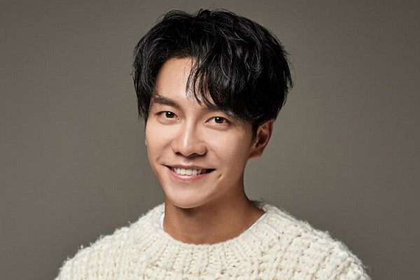 Lee Seung Gi bị công ty quản lý quỵt hơn 175 tỷ đồng trong 18 năm
