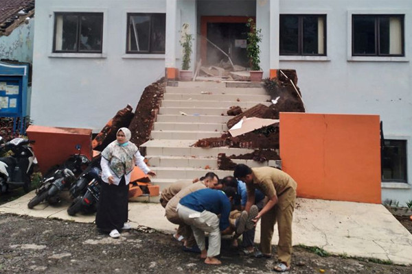 Hiện trường động đất mạnh ở Indonesia, ít nhất 46 người thiệt mạng