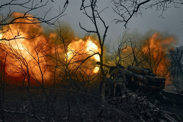 Nhà máy điện hạt nhân lớn nhất châu Âu bị tấn công, LHQ cảnh báo cả Nga và Ukraine