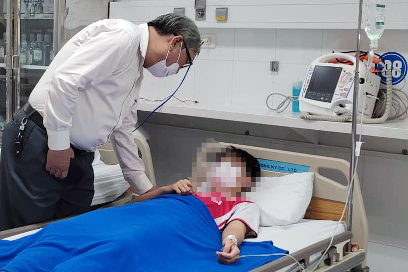 Hơn 200 HS trường Ischool vẫn nằm viện: 8 bác sĩ TP.HCM tới Nha Trang