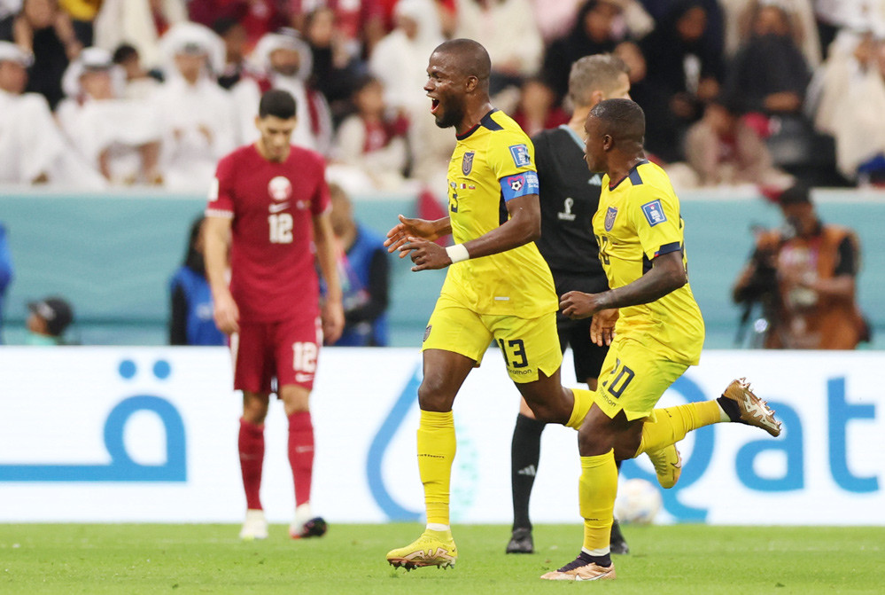 Chủ nhà Qatar thua thảm trận mở màn World Cup 2022