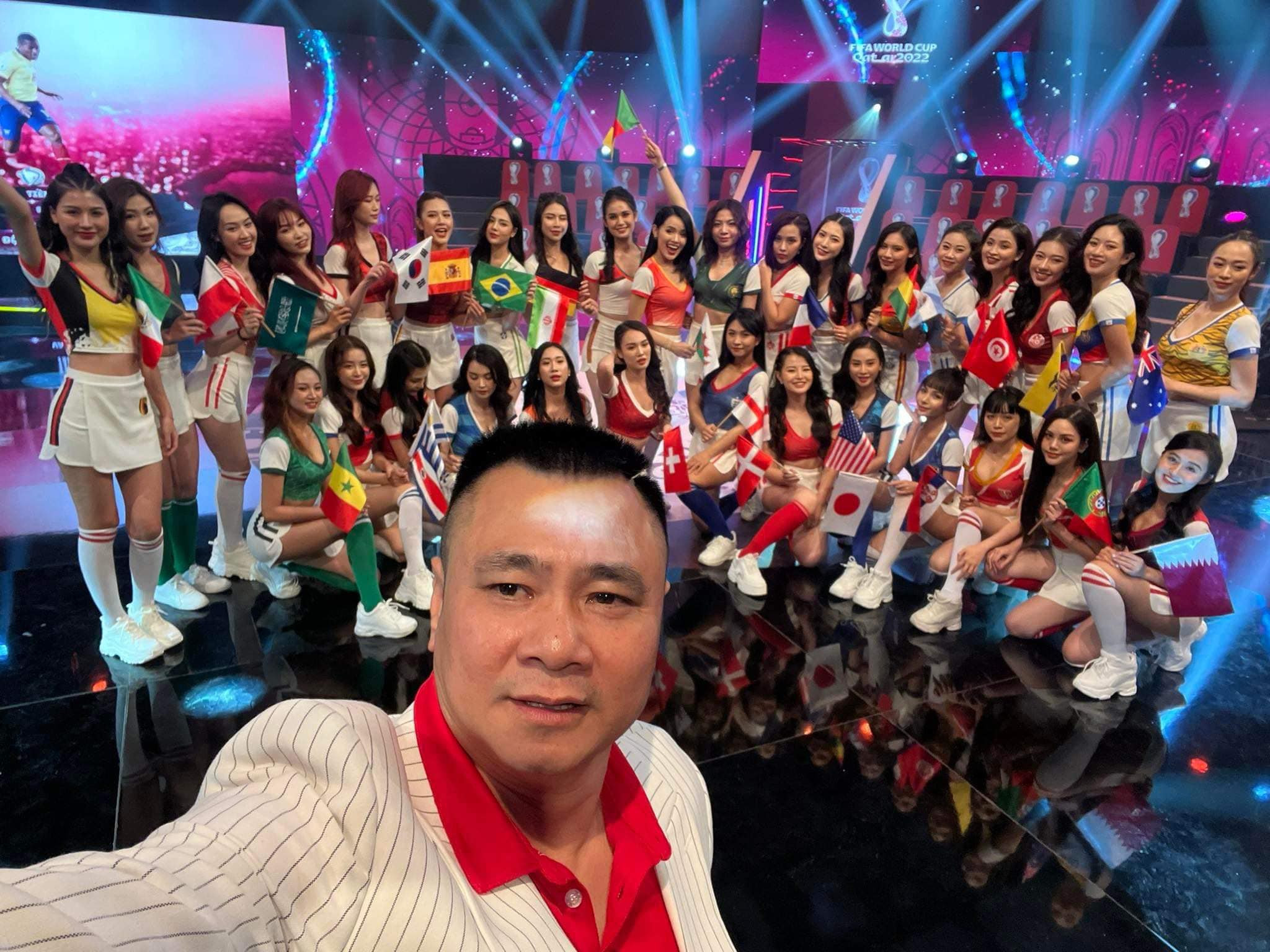 Sao Việt 22/11: Tự Long với dàn hotgirl World Cup, Hà Kiều Anh đẹp ...