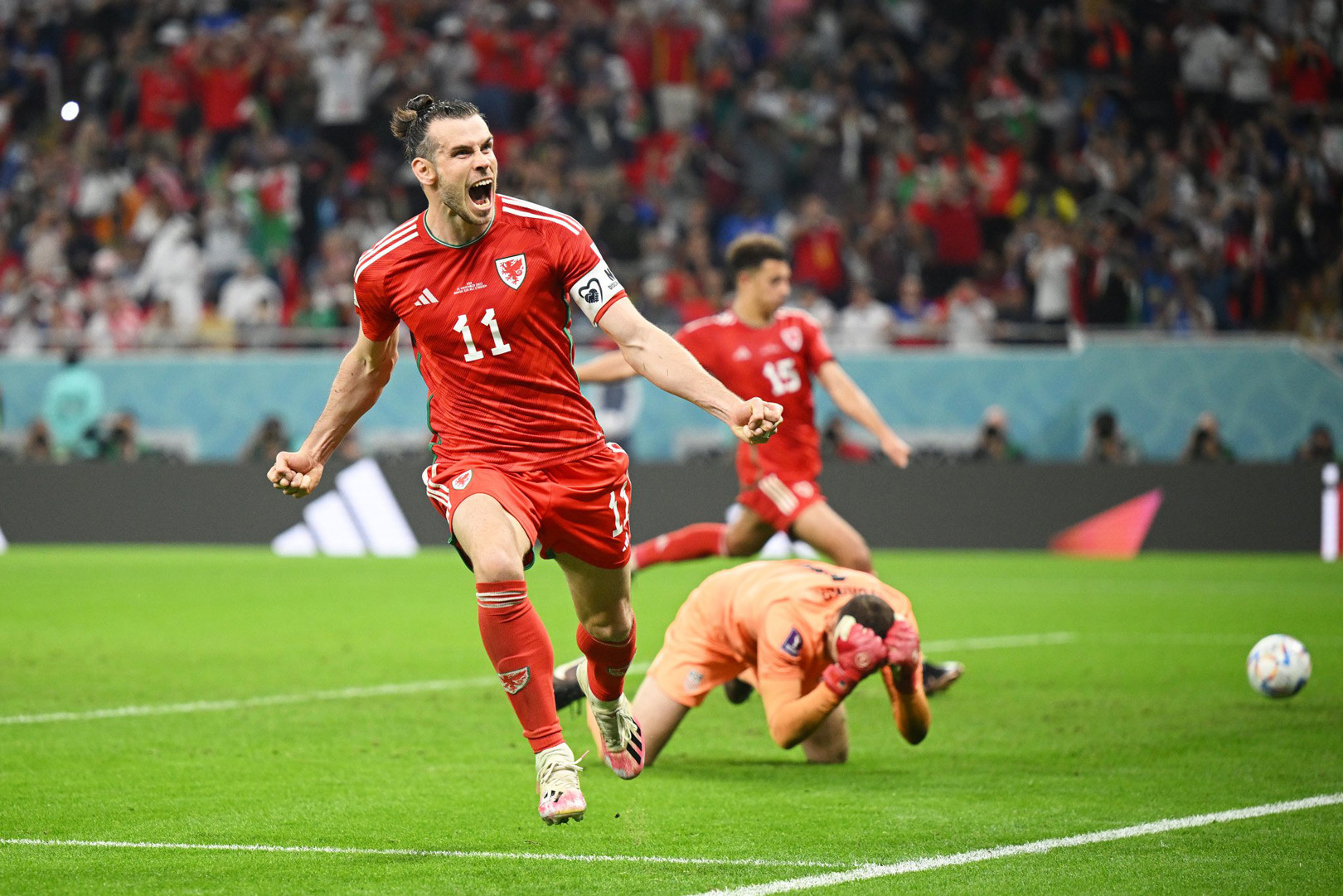 Gareth Bale giúp Xứ Wales cầm hòa Mỹ