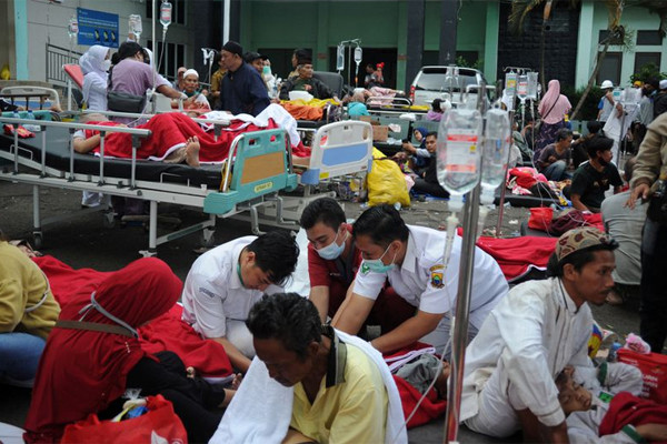 Số người thiệt mạng trong động đất ở Indonesia tăng chóng mặt, bệnh viện quá tải