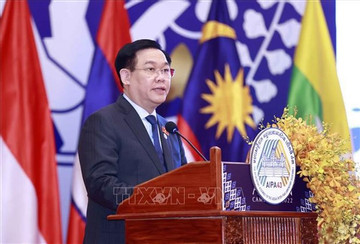 Vietnamese NA leader underlines reinforcing solidarity and ASEAN's centrality at AIPA-43
