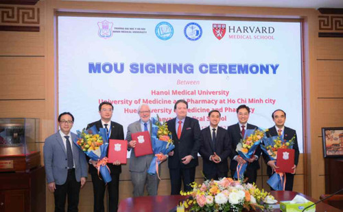 Vietnam’s three medical universities cooperate with Harvard Medical School