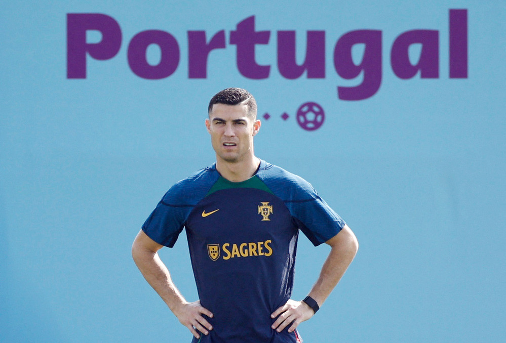 World Cup 2022 đang đến gần và Bồ Đào Nha sẽ là một trong những đội tuyển tham gia, với những ngôi sao đẳng cấp hàng đầu. Hình ảnh trong bức ảnh này sẽ cho bạn cái nhìn cận cảnh về sức mạnh đáng gờm của đội tuyển Bồ Đào Nha.