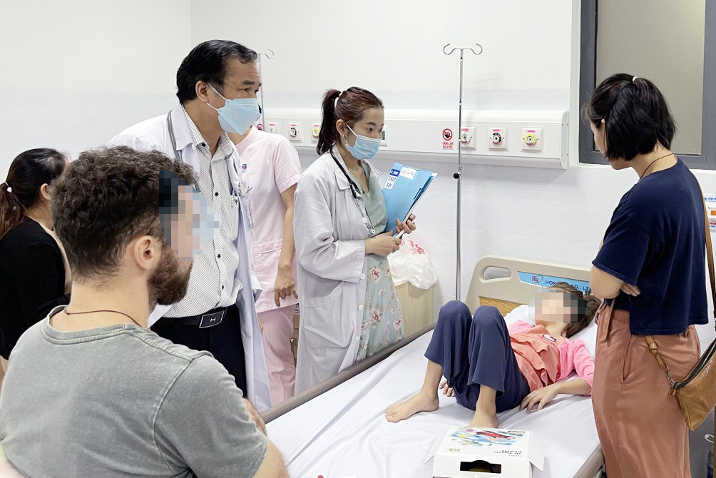 Khánh Hòa hỗ trợ gia đình bé trai trường Ischool tử vong vì ngộ độc
