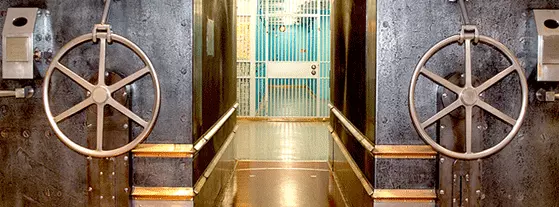 Kho vàng lớn nhất thế giới chứa 6.000 tấn nằm dưới lòng thành phố New York được bảo vệ như thế nào? - Ảnh 4.