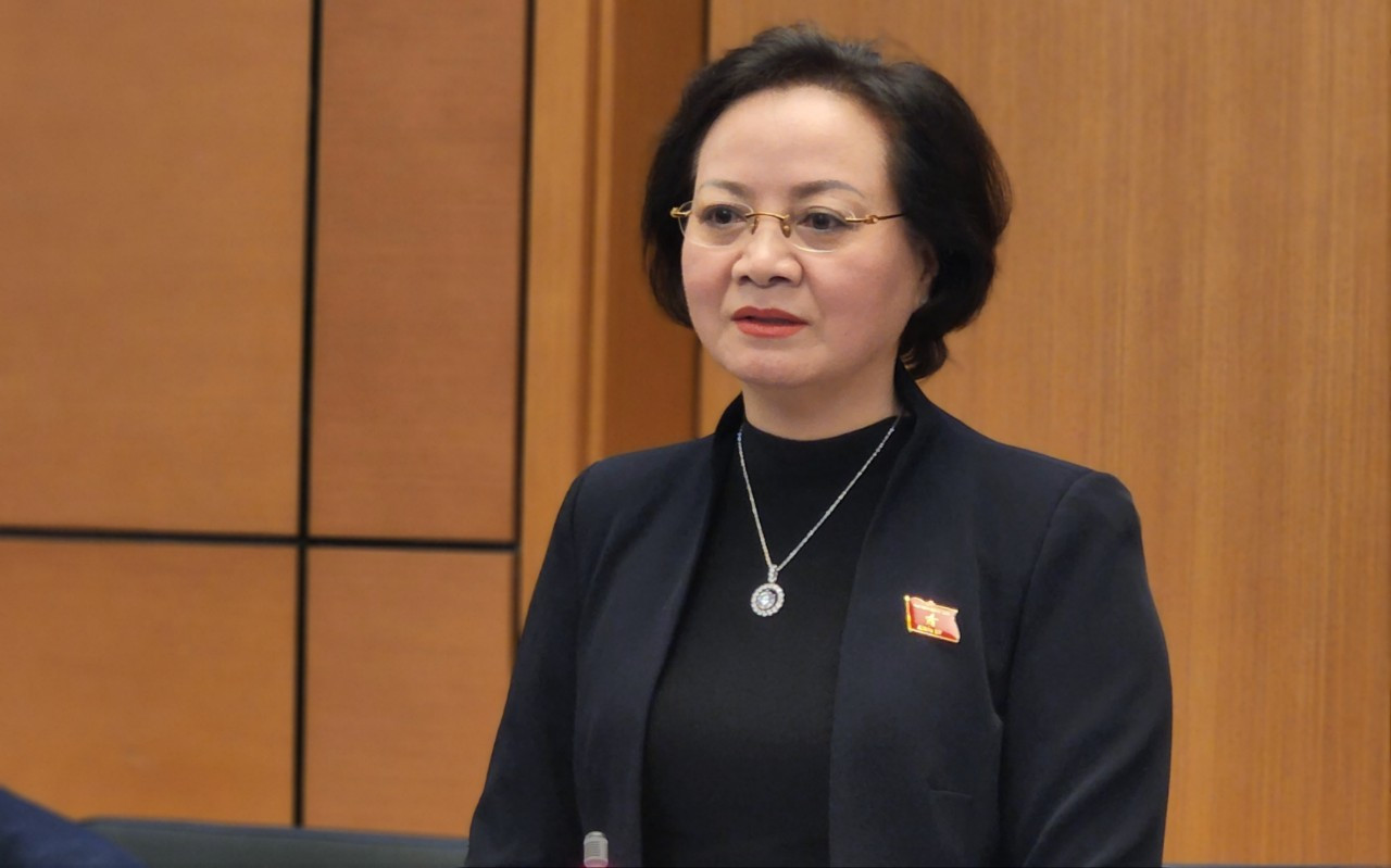 Xem xét lại toàn diện công tác tuyển dụng, sử dụng cán bộ công chức, viên chức