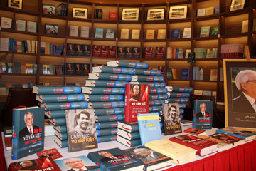 Nhiều sách quý về cố Thủ tướng Võ Văn Kiệt