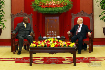 Tổng Bí thư: Chuyến thăm của Tổng thống Uganda mở ra giai đoạn phát triển mới