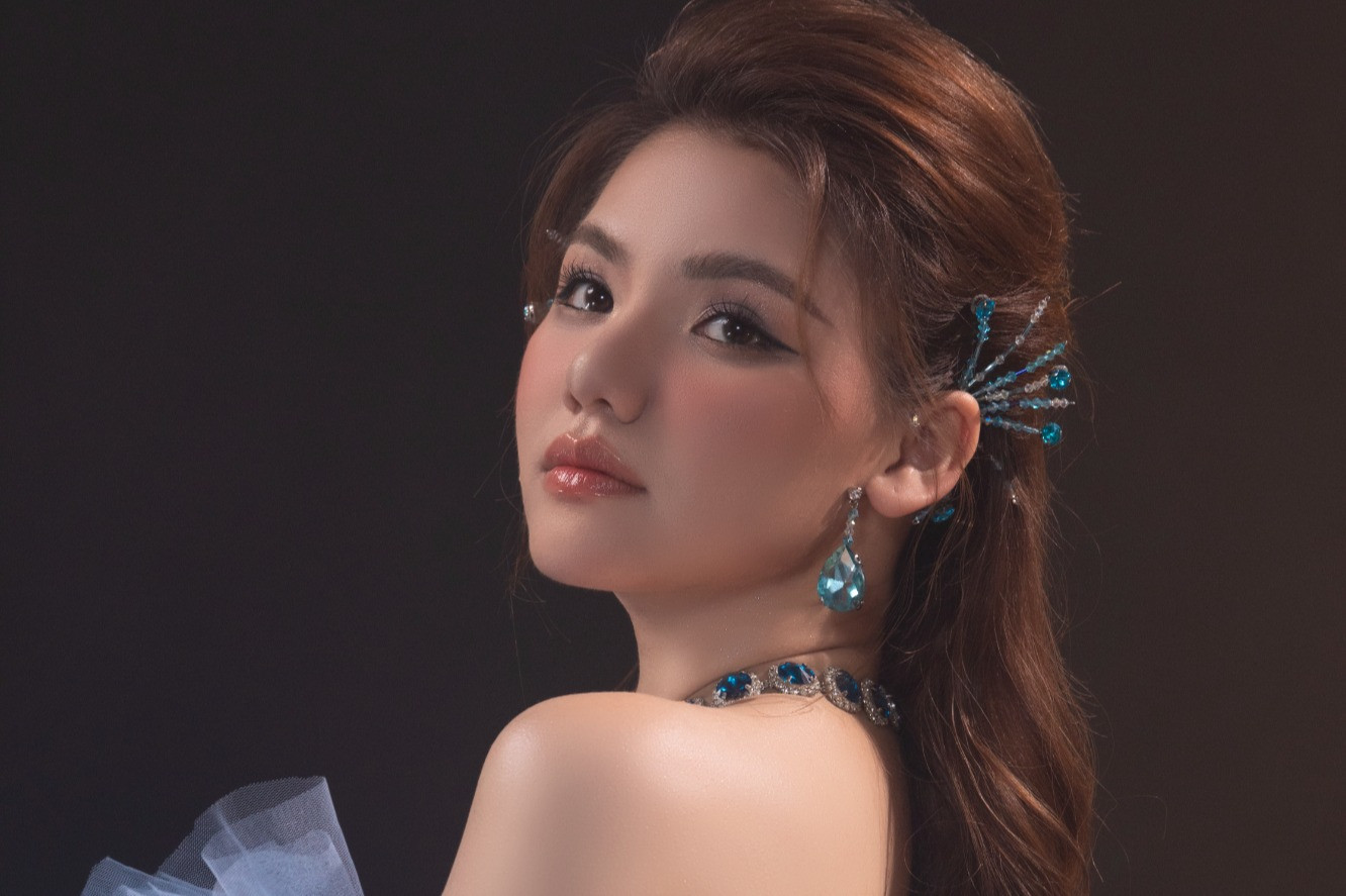 Vì sao 'Lady Mây' Myra Trần vội vàng về Mỹ sau 'Ca sĩ mặt nạ'?