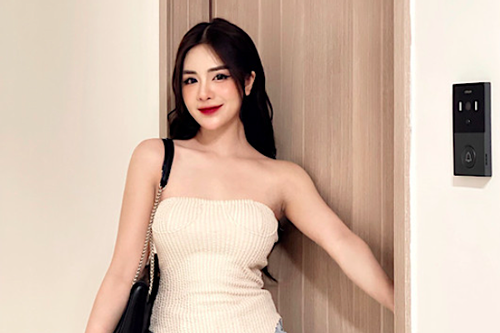 Nhan sắc trẻ đẹp của Cao Thu Trang - hotgirl 'Nóng cùng World Cup'