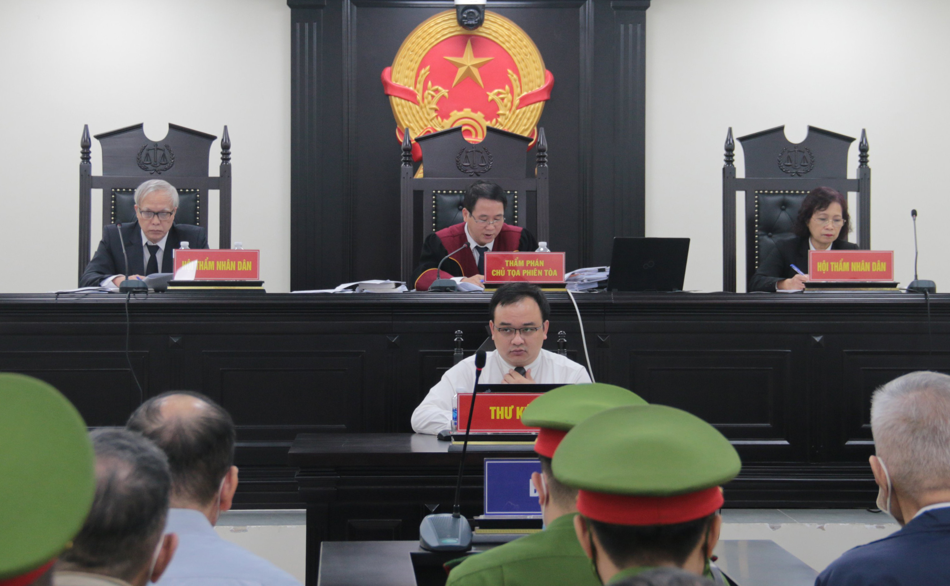 Cựu Thứ trưởng Cao Minh Quang nằm viện, nhận án 30 tháng tù treo