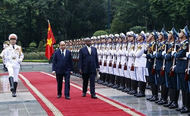 Welcome ceremony held for Ugandan President hinh anh 1