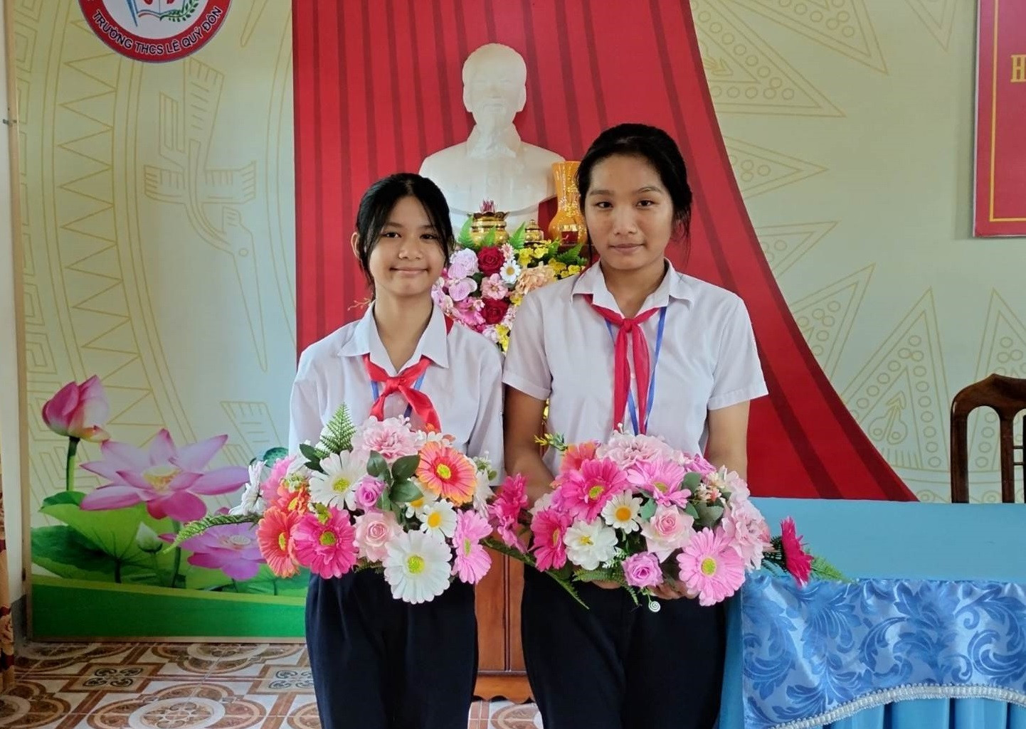 Hai nữ sinh Quảng Trị lên mạng tìm người đánh rơi 12,5 triệu đồng