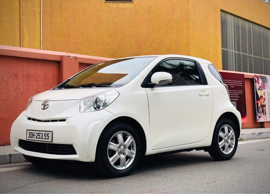 Giá xe ô tô 'tí hon' Toyota IQ 13 năm tuổi vẫn 800 triệu