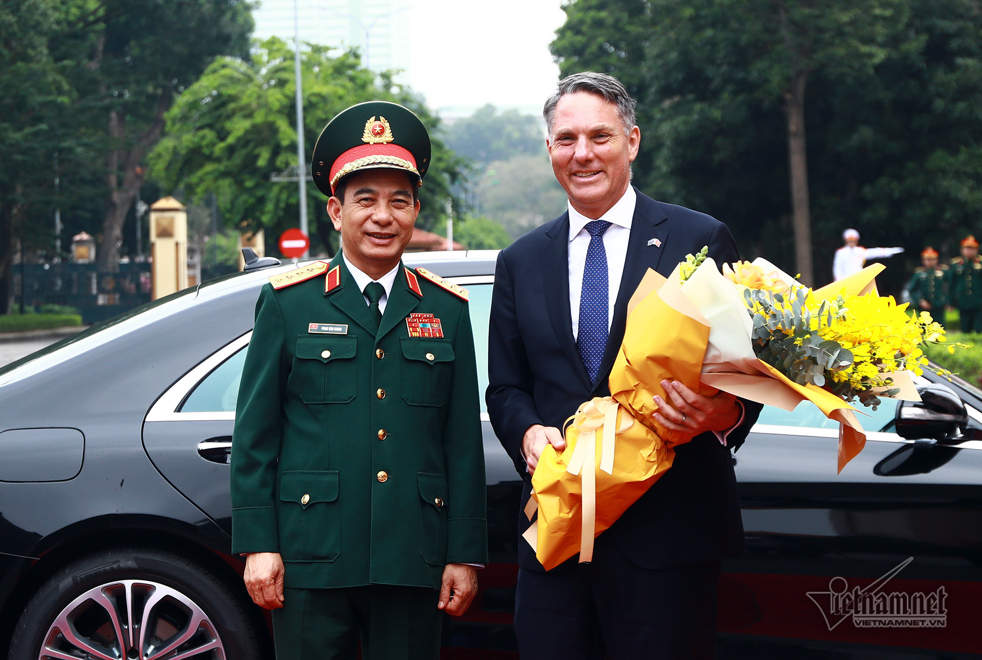 Đến Việt Nam, Bộ trưởng Quốc phòng Australia muốn nâng tầm quan hệ hai nước