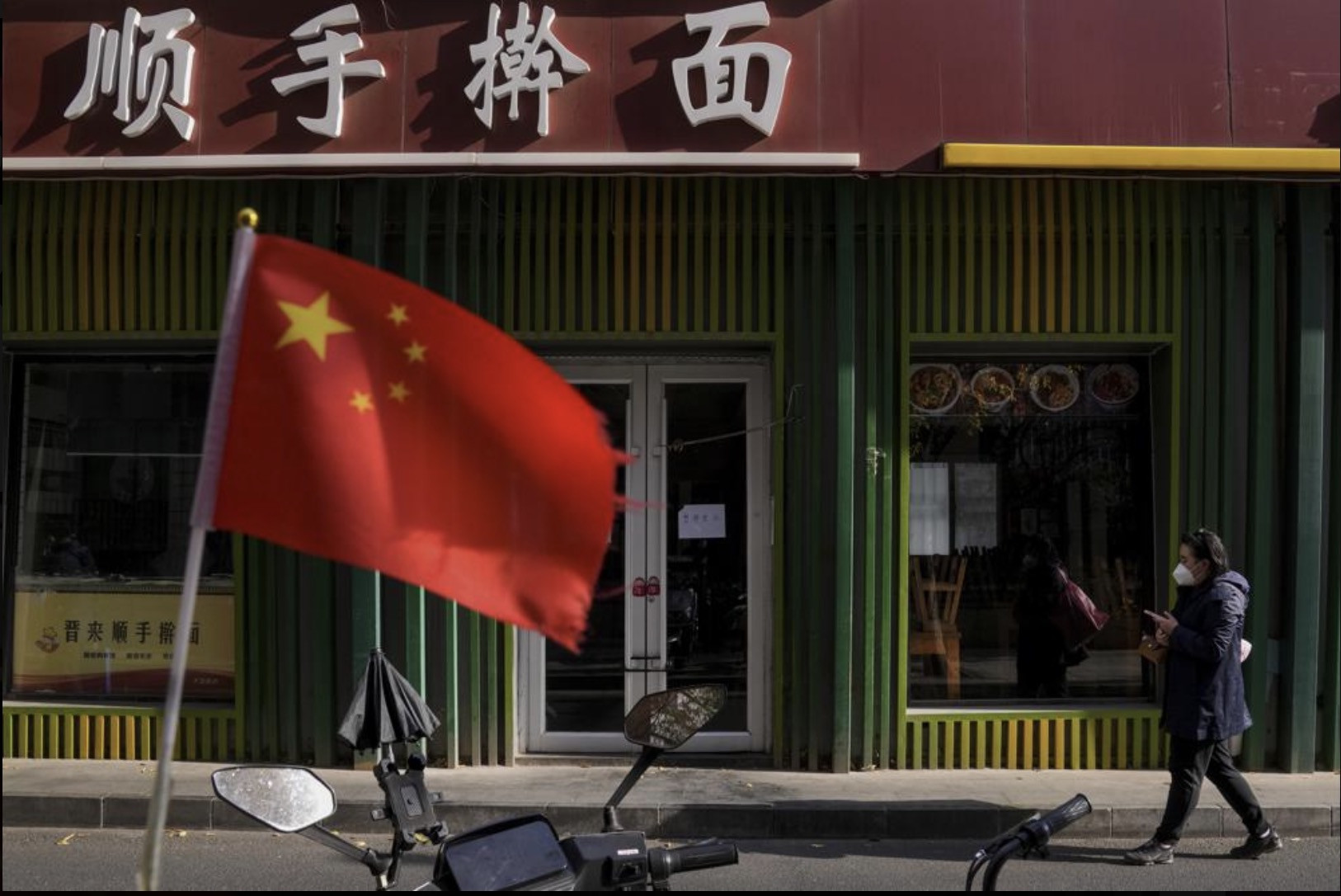 Hình ảnh cuộc sống ở Bắc Kinh đình trệ vì phong tỏa chống Covid