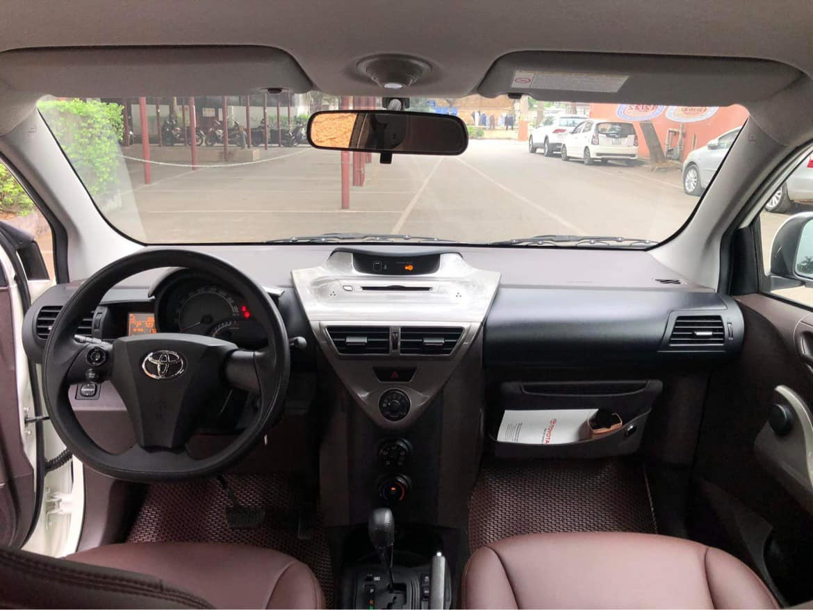 2010 Toyota iQ First Drive