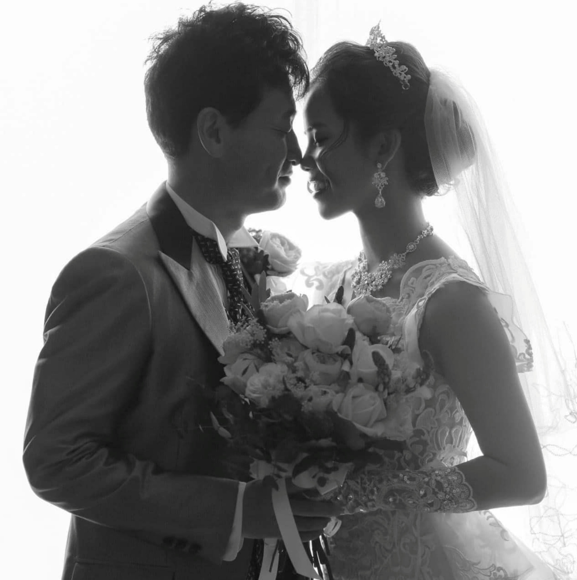 Chồng Nhật bật khóc khi đọc thư vợ Việt trong tiệc kỷ niệm ngày cưới
