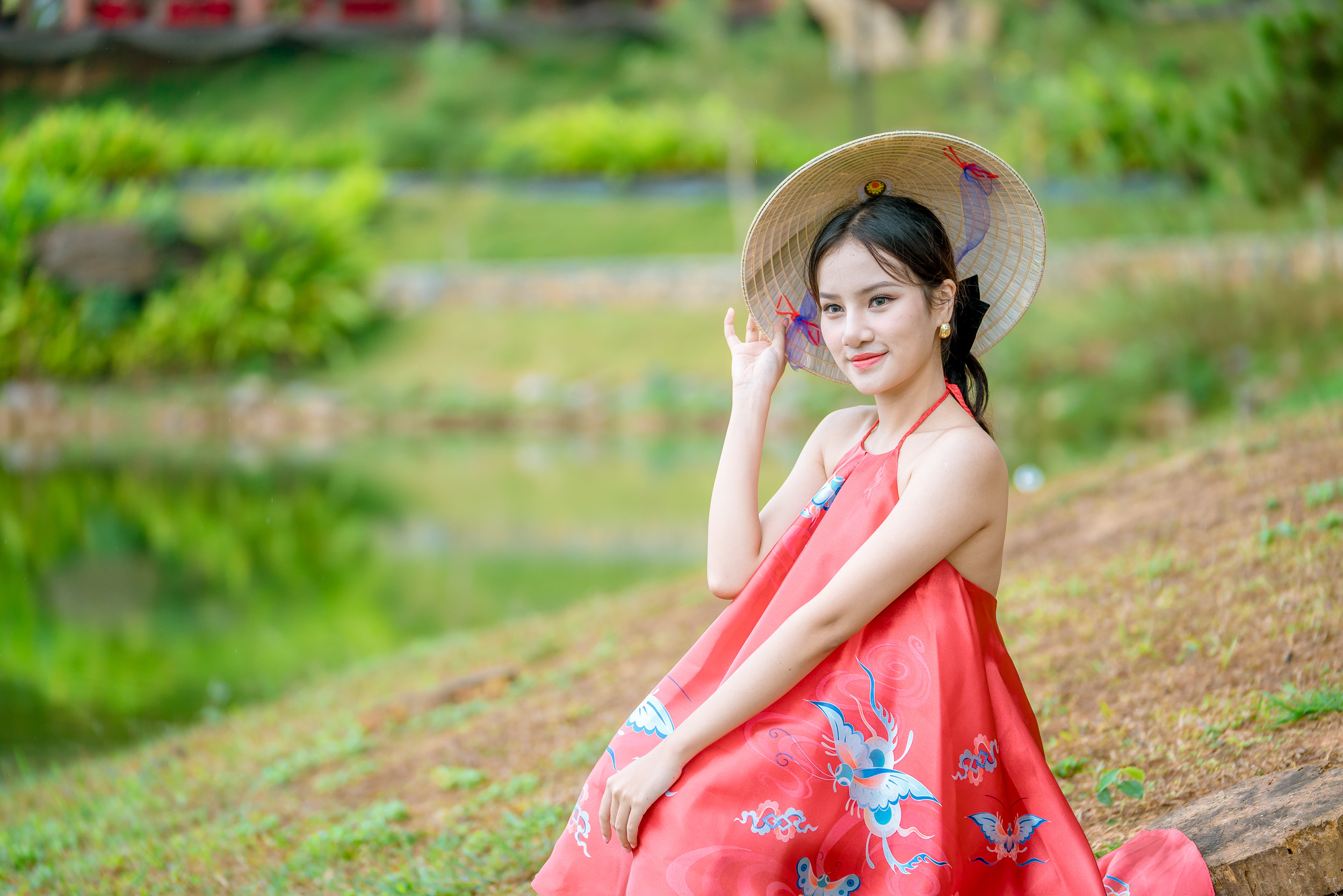 Hoa hậu Du lịch thế giới các nước khoe sắc trên đồi chè Mộc Châu