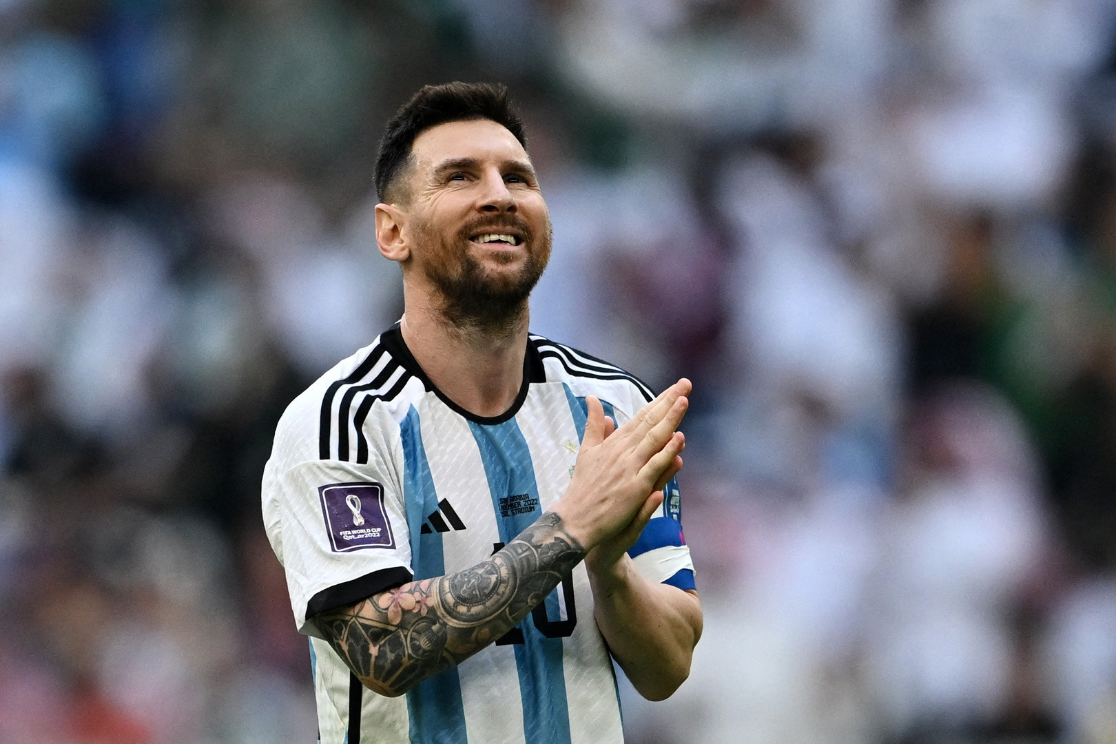 Argentina vs Mexico: Messi cầu nguyện Maradona