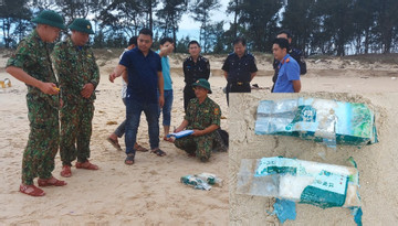 Liên tục phát hiện nhiều túi ghi chữ Trung Quốc, nghi ma túy dạt vào biển Quảng Trị