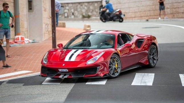 Dàn siêu xe của các ngôi sao dự World Cup 2022 ảnh 10