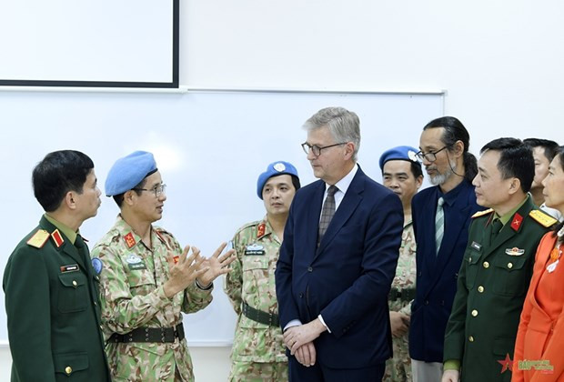 UN official visits Vietnam Department of Peacekeeping Operations hinh anh 2