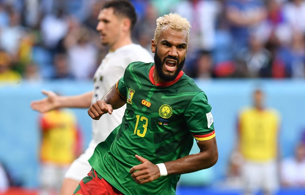 Serbia và Cameroon chia điểm sau màn rượt đuổi siêu kịch tính