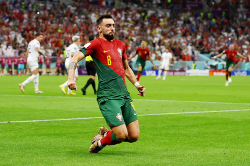 Video bàn thắng Bồ Đào Nha 2-0 Uruguay: Bruno Fernandes rực sáng