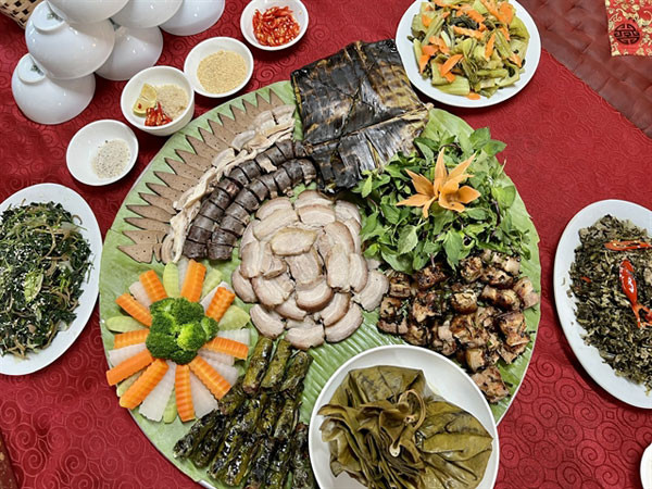 Co la, the food tray that demonstrates Muong ethnic culture in Hoa Binh