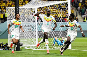 Senegal đánh gục Ecuador, đoạt vé vòng 1/8 World Cup
