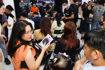 Apple jumps to second highest seller of smartphones in Vietnam for first time