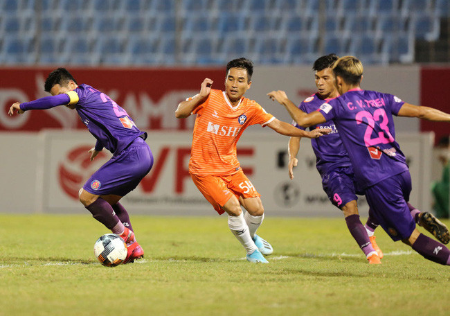 Video bàn thắng Đà Nẵng 1-0 Sài Gòn: Đội khách lâm nguy