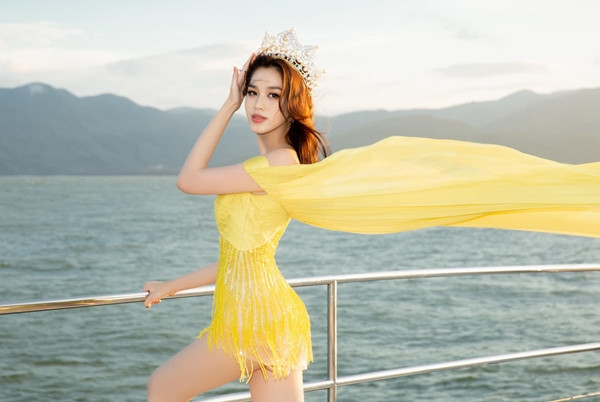 Hoa hậu Đỗ Thị Hà: Nhiều cú sốc đến với tôi và gia đình