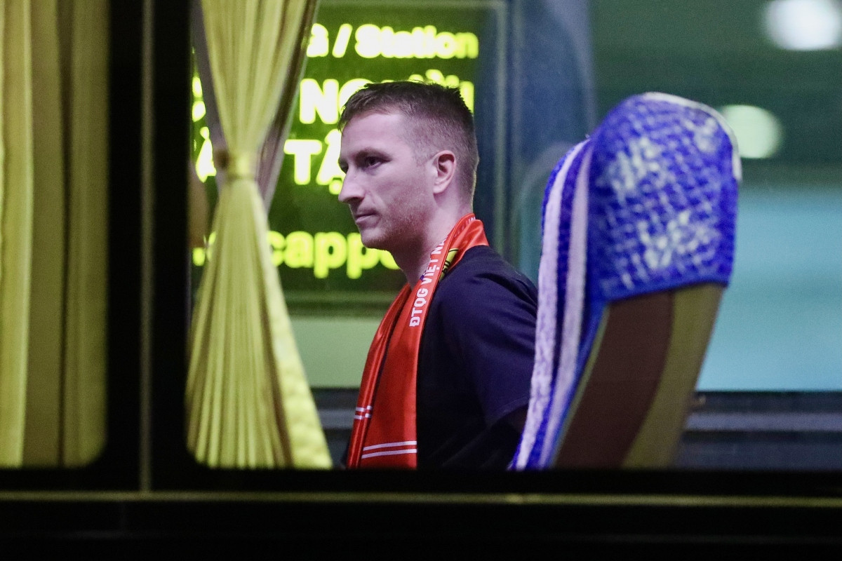 borussia dortmund touches down in vietnam picture 6