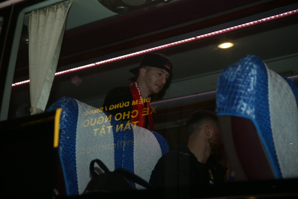 borussia dortmund touches down in vietnam picture 9