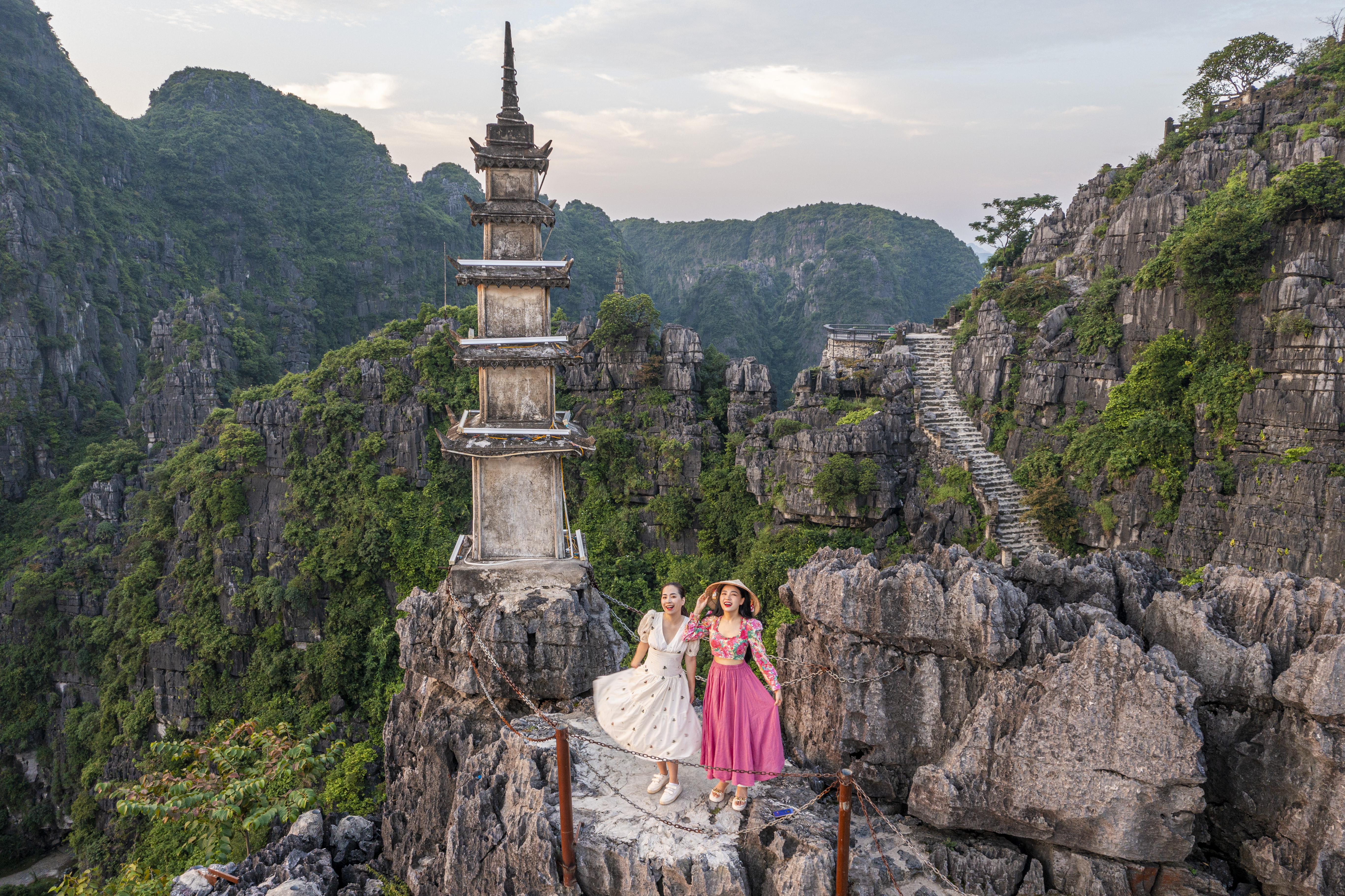 Địa điểm check-in Ninh Bình: Cắm trại sang chảnh, khám phá điểm đến cổ kính