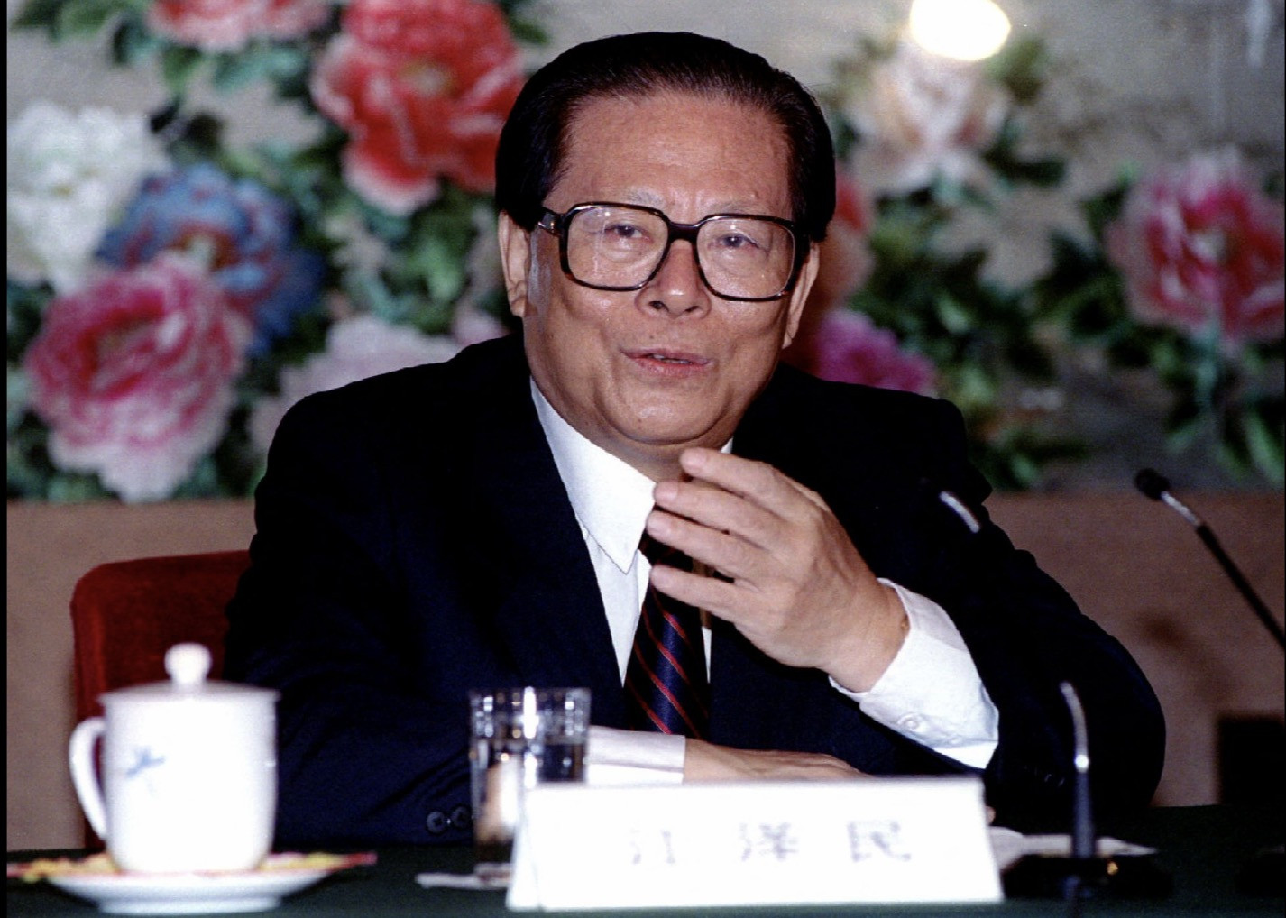 照片中的中國前國家主席江澤民生平